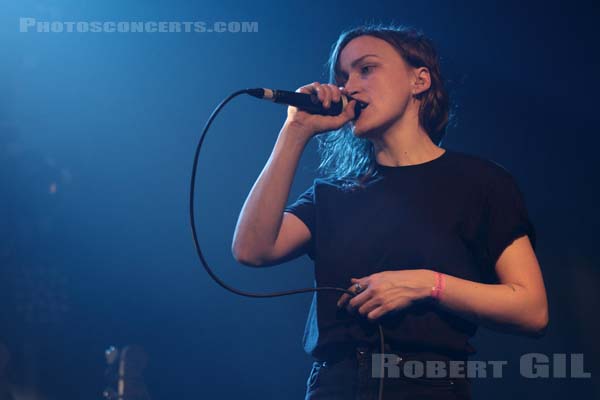 ESBEN AND THE WITCH - 2018-11-29 - PARIS - Point Ephemere - Rachel Anna Davies